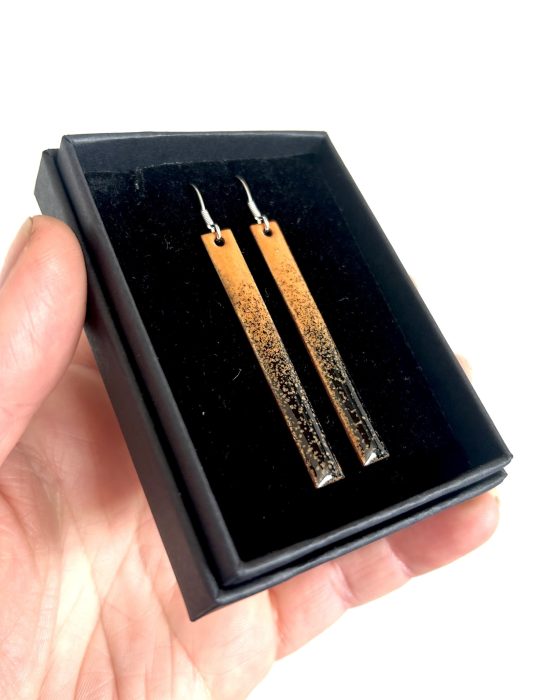 Long enamel earrings