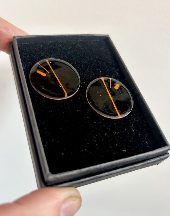 Enamel Disc earrings black